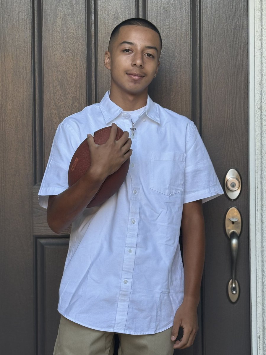 ErickBlancoJr's tweet image. GAME DAY! 🏈
DV vs. Novato

#GameDayAttire #DeerValley #Antioch #BayArea #DVFootball #GameDay #LetsGo #LockedIn #Wolverines #FootballSeason