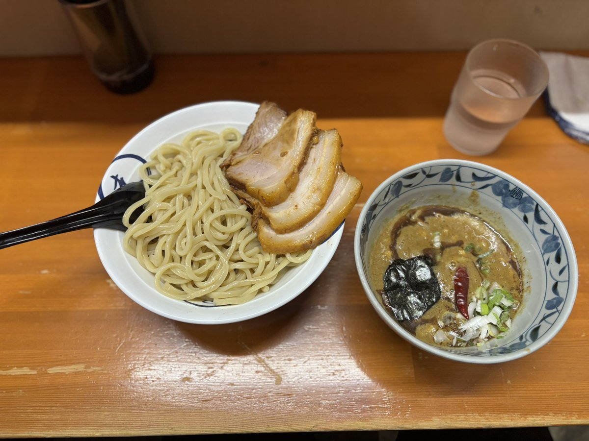 HoWhyFoot's tweet photo. 自家製麺 福は内@曙橋　またおま系のカレーつけ麺、好きです https://t.co/4yhQfukGCt