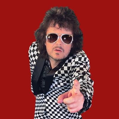 Willie Dowling returns with a single that feels like someone hitting you with pure, unfiltered emotion. "Long Drop Down," the new single from his critically acclaimed album "The Simpleton," it's hard not to get pulled into its gravity. From its
Click here: zillionsmagazine.com/2025/09/willie…