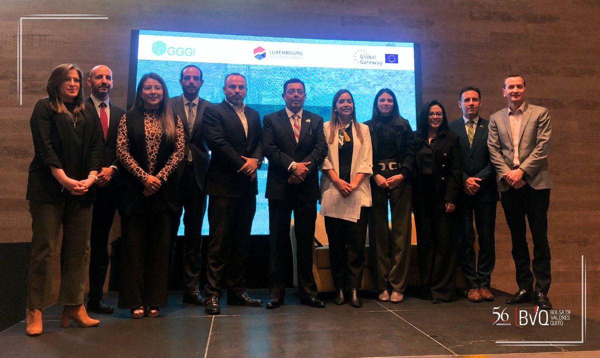 🌱💹 La BVQ participó en el taller “Desarrollo del Mercado de Bonos Verdes en Ecuador” de la GGGI.

Héctor Almeida, gerente legal de la BVQ, resaltó:

“Superar las barreras en el conocimiento de bonos verdes exige mayor trabajo conjunto entre sector público y privado”.

#BVQ