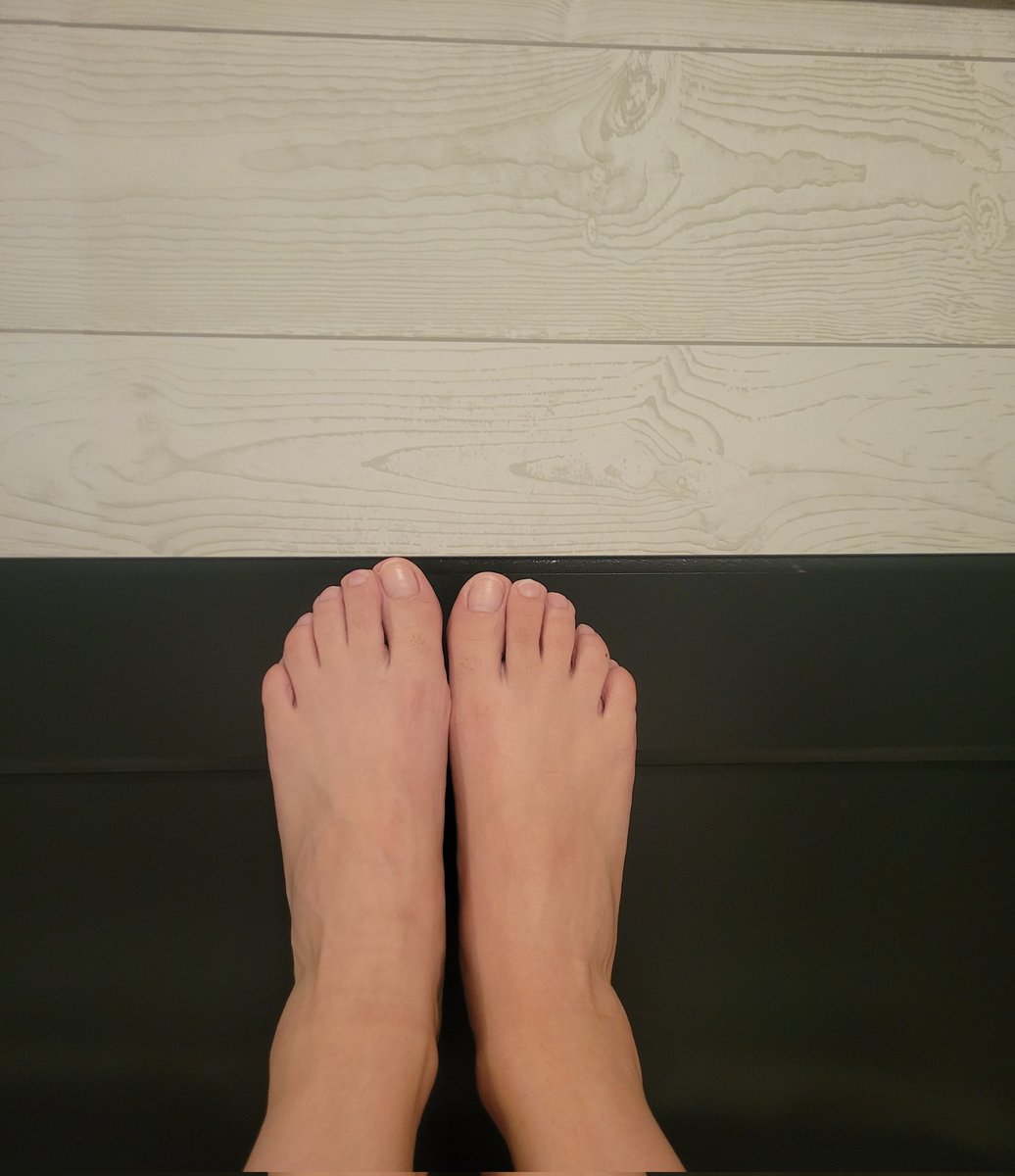 MoonKyara36690's tweet photo. Natural 👣😉 follow me to enjoy more of me https://t.co/rZBHfij3Tj https://t.co/YJqrMYFCZG
