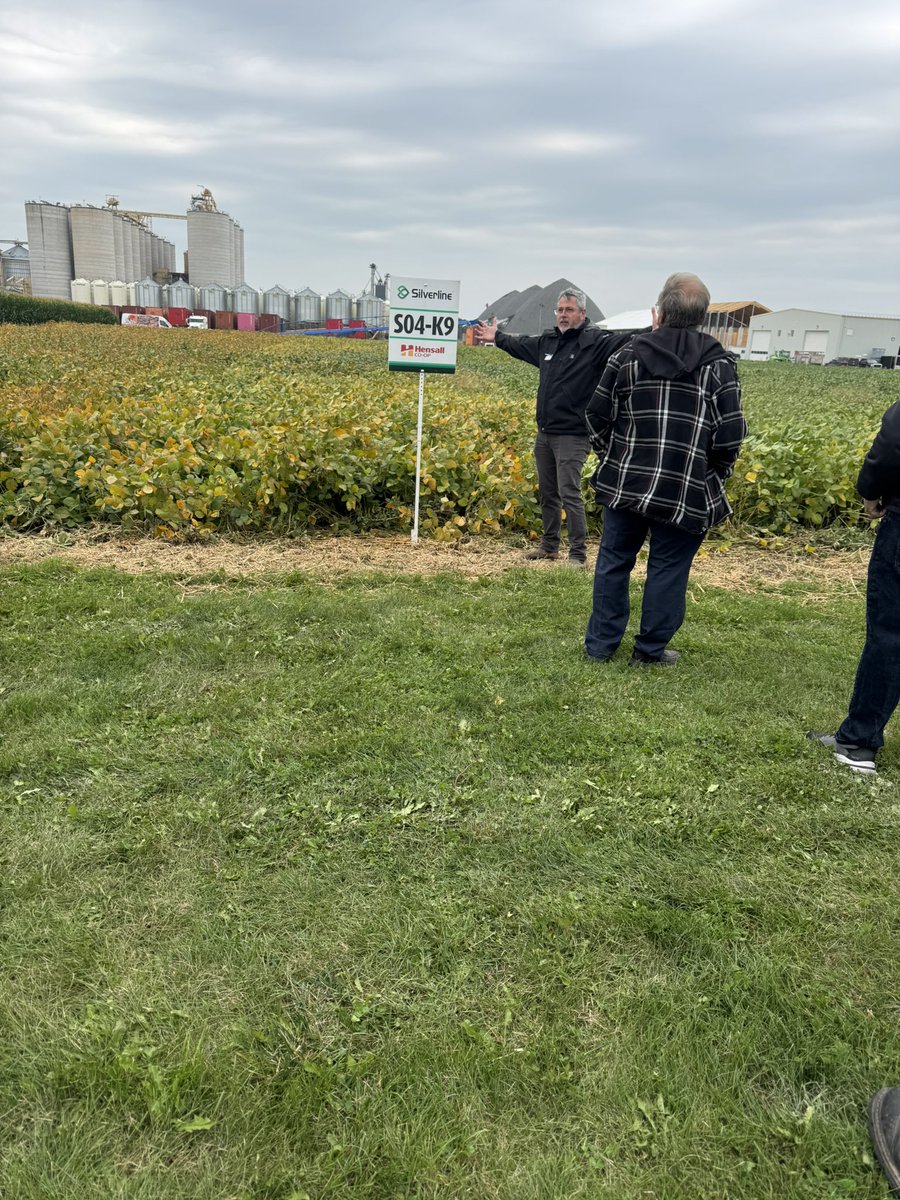 Plot tours with <a href="/HDCAgronomy/">Hensall Co-op Agronomy</a> today. Thanks to all who presented on corn and bean traits for #plant26

<a href="/DEKALB_Canada/">DEKALB Canada</a> <a href="/CROPLANseed/">CROPLAN_North</a> <a href="/syngentacanada/">Syngenta Canada</a> (NK)

#acresunlimited