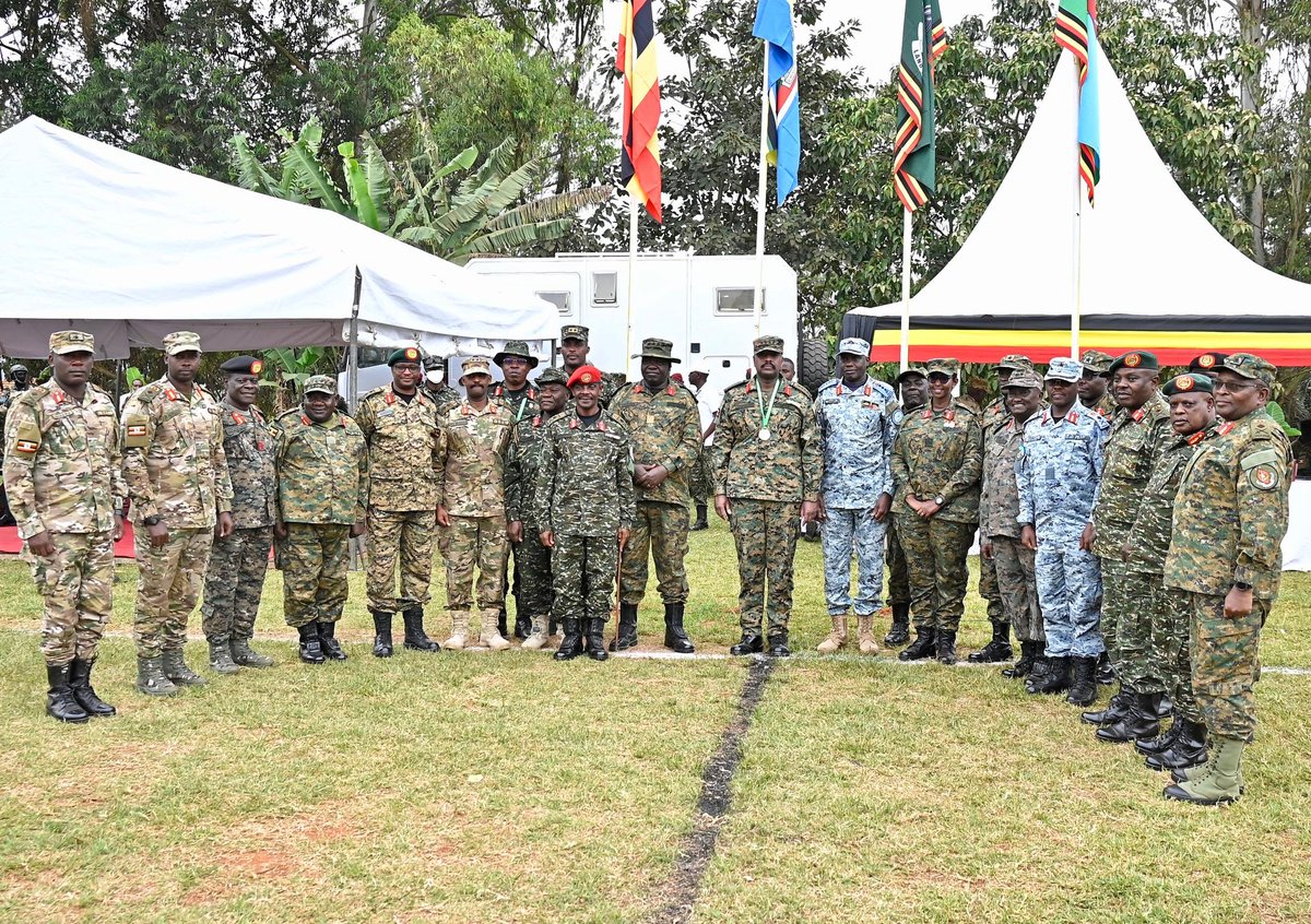 Trill~Ug🇺🇬🛠️🇨🇺🛠️🇷🇺 (@trilluganda) on Twitter photo The Chief of Defence Forces (CDF) Gen Muhoozi Kainerugaba <a href="/mkainerugaba/">Muhoozi Kainerugaba</a> has commended the exceptional discipline, precision, and teamwork exhibited by the Uganda People’s Defence Forces (UPDF) during the 17th edition of the CDF Cup, which concluded successfully in Masaka. The Chief of Defence Forces (CDF) Gen Muhoozi Kainerugaba <a href="/mkainerugaba/">Muhoozi Kainerugaba</a> has commended the exceptional discipline, precision, and teamwork exhibited by the Uganda People’s Defence Forces (UPDF) during the 17th edition of the CDF Cup, which concluded successfully in Masaka.