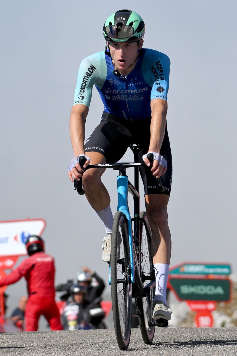 🇪🇸 <a href="/lavuelta/">La Vuelta</a> - Étape 13

5⃣ Felix Gall 5e au sommet de l'Angliru 🔥 Notre grimpeur autrichien a tenu son rang. Il est désormais 5e du classement général à 57" du podium 👊

Rendez-vous demain pour une nouvelle arrivée au sommet ! ⛰️

///

5⃣ Felix Gall takes 5th at the summit of