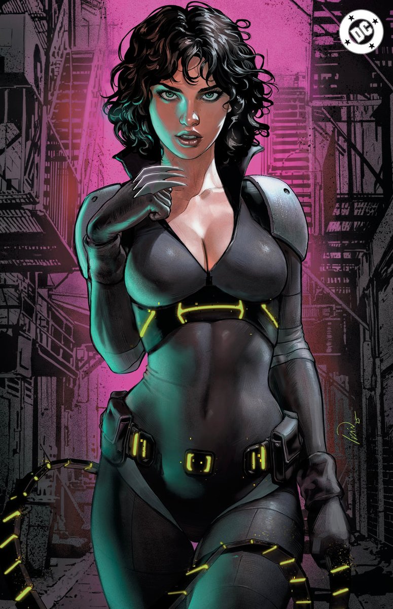 Absolute Batman #13 Catwoman cover by Ivan Talavera