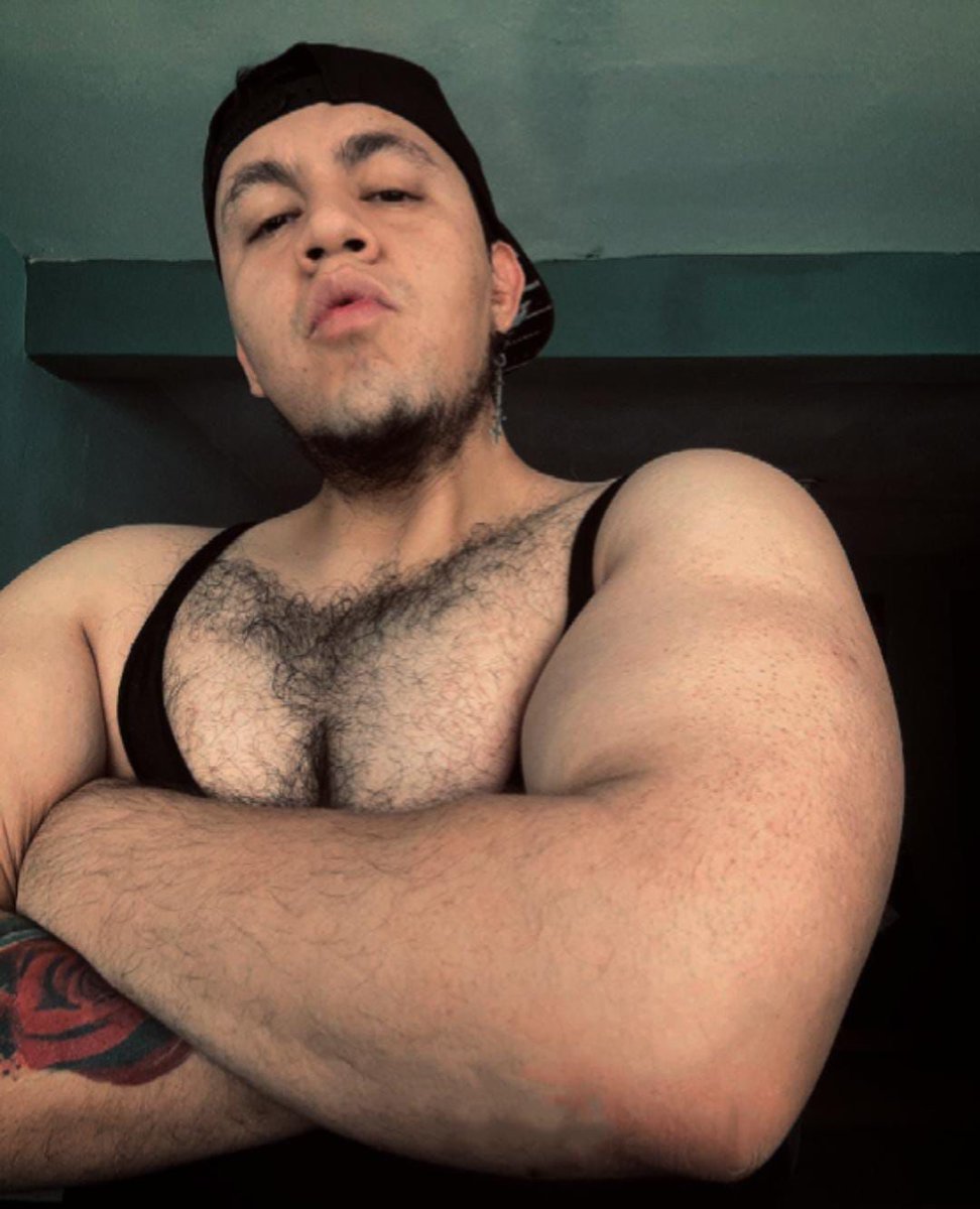 cuervojonh1990's tweet photo. Dias von ganas de 🍆🍑🍑🍑🍆🍆 https://t.co/OOUsKF0mlV