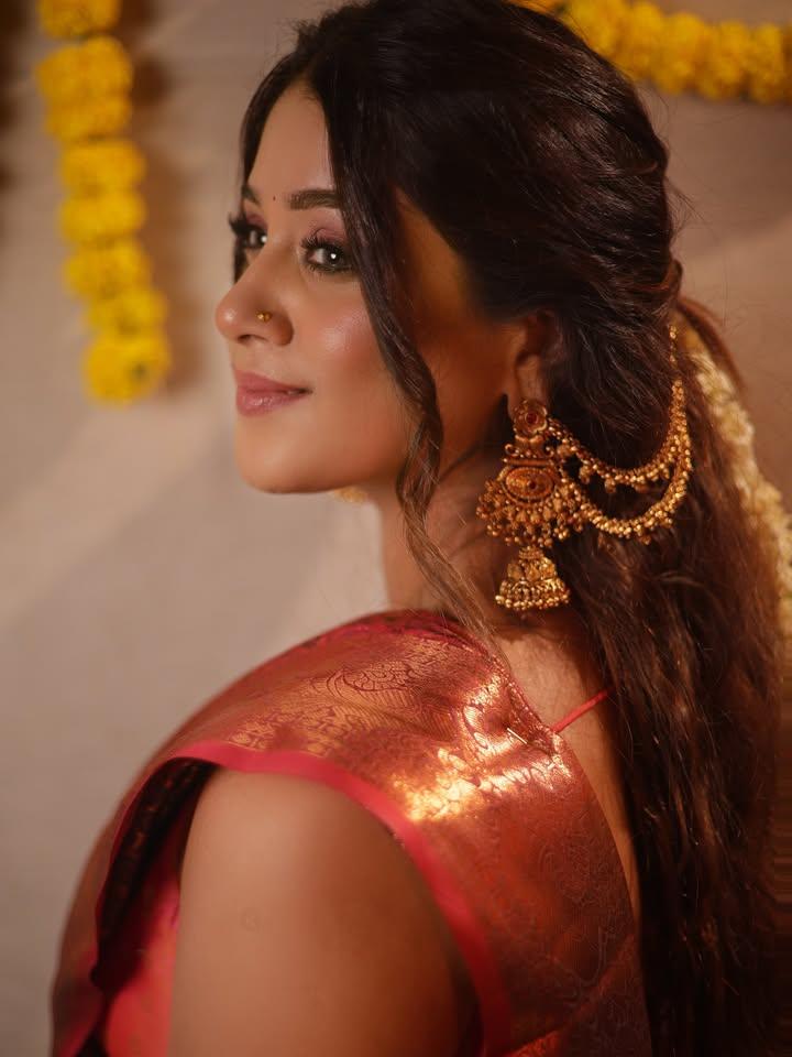 suriyavpps's tweet image. Chandni Bhagwanani 😻💖 Tradition Elegance and charm😍💓 this Onam @AnjaliFanclub shines brighter with her presence 🌸🌼 #ChandniBhagwanani
#actress
#Onam #Onam2025 #OnamSpecial #OnamCelebration