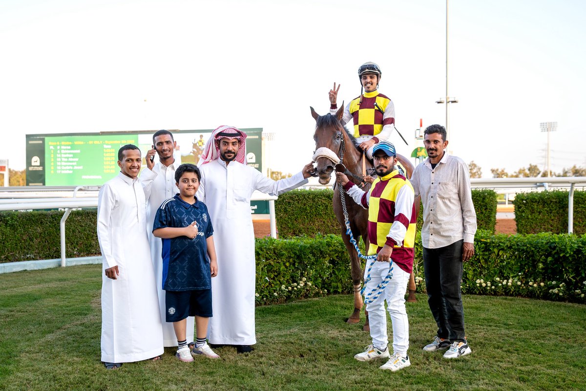 البادوك | IPADDOX (@ipaddox) on Twitter photo - 📷 الشوط 6 الحفل 13 
لم تربح 4 سنوات وأكثر 
حصن وأفراس ( إنتاج - مستورد )  
الجائزة/40,000 الف ريال   
الفائز : اختصاصي (السعودية) (COMMEND) 
المالك : سلطان حمد سلطان المطيري 
المدرب :  محمد احمد 
الخيال :  نواف المضياني 
المسافة : 1600م
الزمن :  1:59:04
المنتج / ابناء الملك - 📷 الشوط 6 الحفل 13 
لم تربح 4 سنوات وأكثر 
حصن وأفراس ( إنتاج - مستورد )  
الجائزة/40,000 الف ريال   
الفائز : اختصاصي (السعودية) (COMMEND) 
المالك : سلطان حمد سلطان المطيري 
المدرب :  محمد احمد 
الخيال :  نواف المضياني 
المسافة : 1600م
الزمن :  1:59:04
المنتج / ابناء الملك