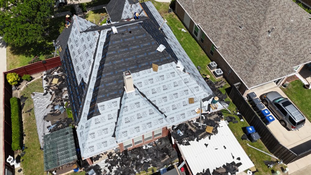 DFWRoofingPro's tweet image. Is your chimney cap doing enough? 🏠🔥 Beyond basic protection, the right upgrade can prevent damage, improve efficiency, and keep pests out.

👉 Find out when it’s time to upgrade: bit.ly/47v5bBA

#HomeMaintenance #ChimneyCare #FireplaceTips