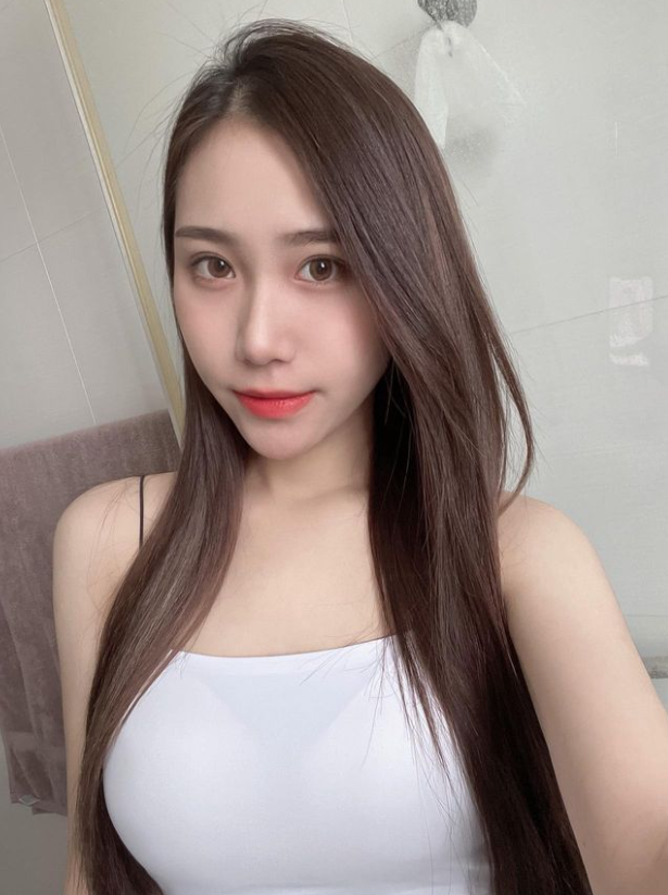 跟大叔做愛一定很爽吧     技術好又貼心😜    有大叔報名嗎   我去找你喔