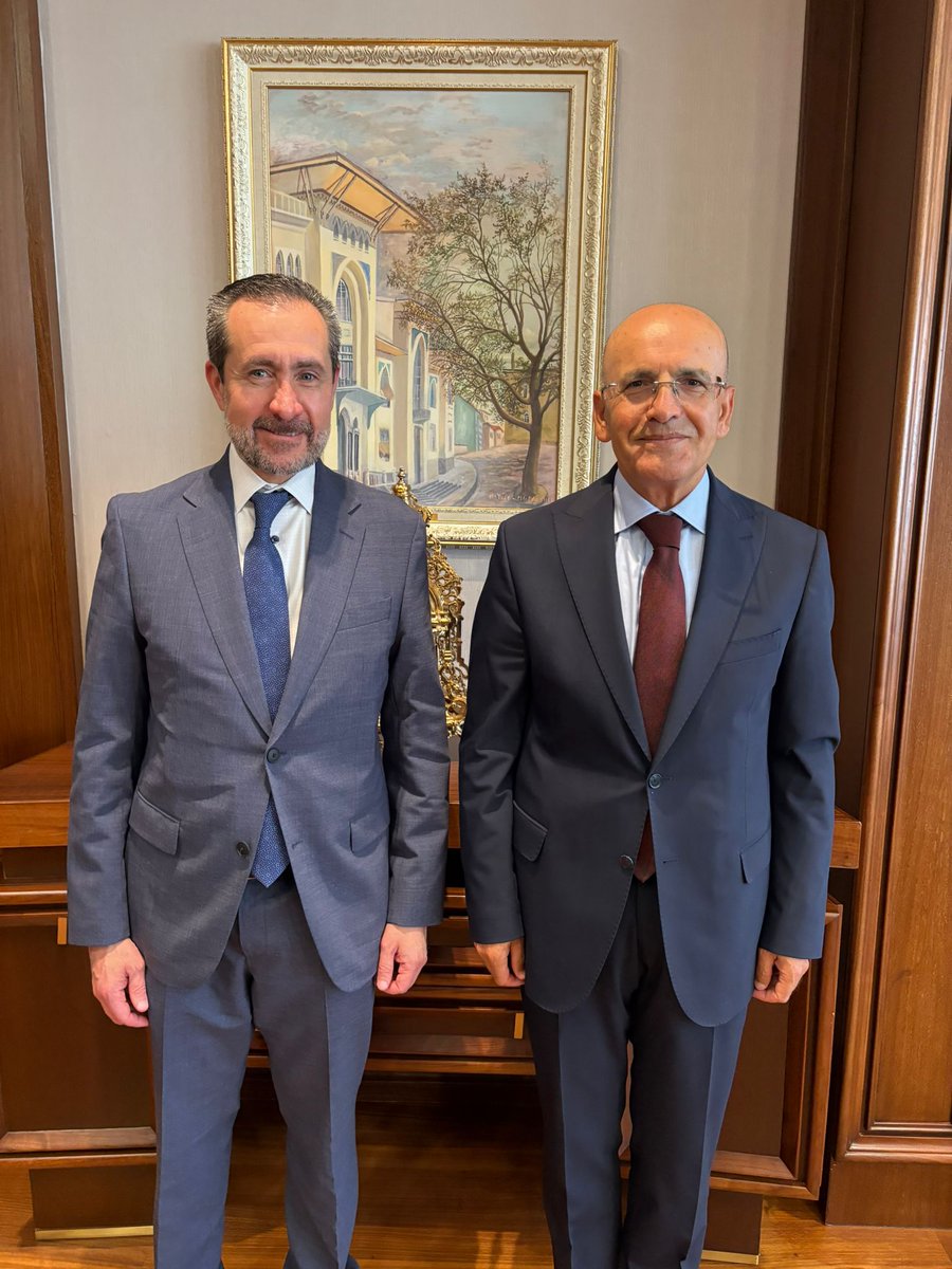 Familiar_BM's tweet photo. Productive meeting with @memetsimsek, 🇹🇷Türkiye’s Minister of Treasury &amp; Finance, alongside our Country Director in Ankara. 

We discussed new @WorldBank financial instruments and collaboration opportunities. Thanks to our team for the warm welcome. 
#innovativefinance https://t.co/WJxBNxXgT3