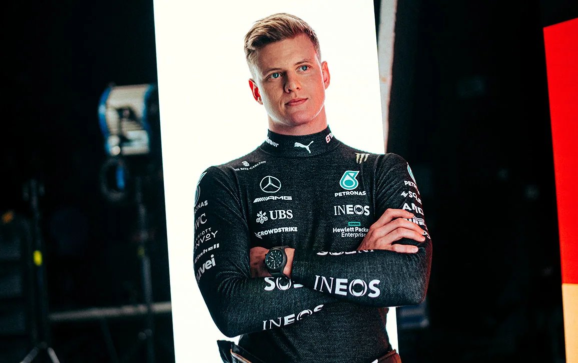 🚨 Ralf Schumacher believes Mercedes made a mistake by signing Kimi Antonelli into their seat for this season:

“As we see from recent races, Kimi is too crash prone due to his lack of experience. Mercedes should’ve prioritised a safe pair of hands like Mick Schumacher.” 😳