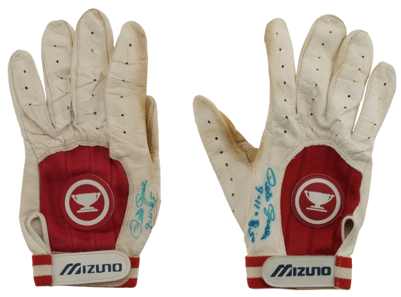 SportsCollector's tweet photo. Pete Rose's batting gloves worn the night he set the all-time hits record in 1985 sold for $78,000 last night in a @HugginsAndScott auction. https://t.co/W5M4mbrT01