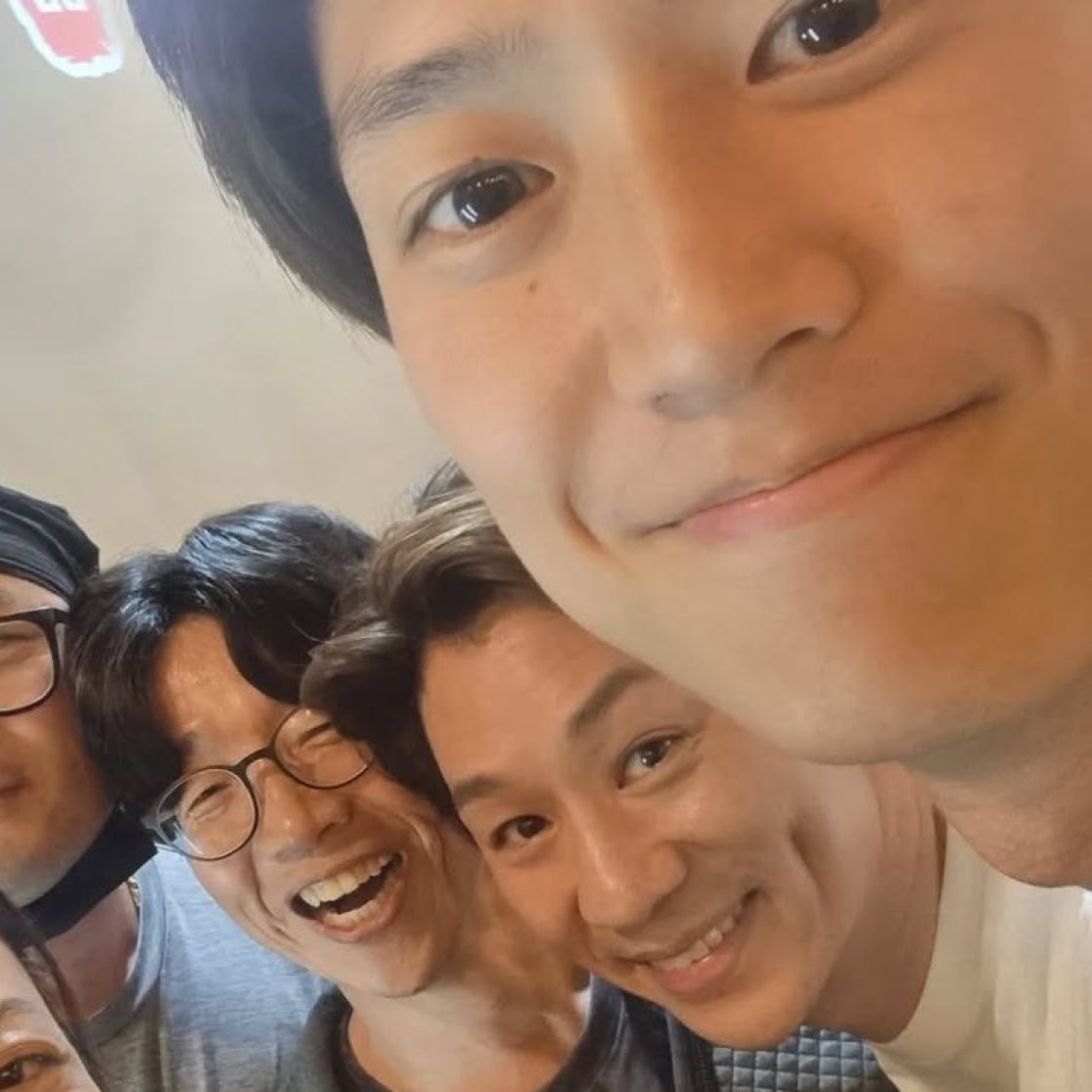Mewie_shiny's tweet photo. แล้วฮีอินอูไป hang out กับเดอะแกงค์จาก #LongingforYou โคตรน่ารัก 😍 ความ bare face เสมอต้นเสมอปลายนี้ 😆
#NaInWoo #นาอินอู #나인우 #ナイヌ #羅人友 #NWOORUNGJI #누룽지 https://t.co/mFA2BivzAP