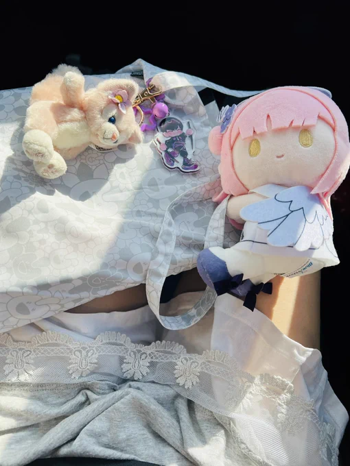 ootd! + mika hanging on for dear life