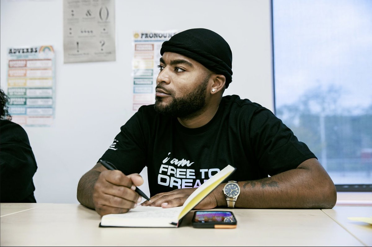 IamFreeToDream's tweet image. #FREETODREAMFRIDAYS Reflecting on our Chicago DREAM SUMMIT™ where we created a unique place for dreams to take flight and inspired young dreamers. The journey continues.

#FREETODREAM #DREAMERS #INSPIRATION #Changemakers