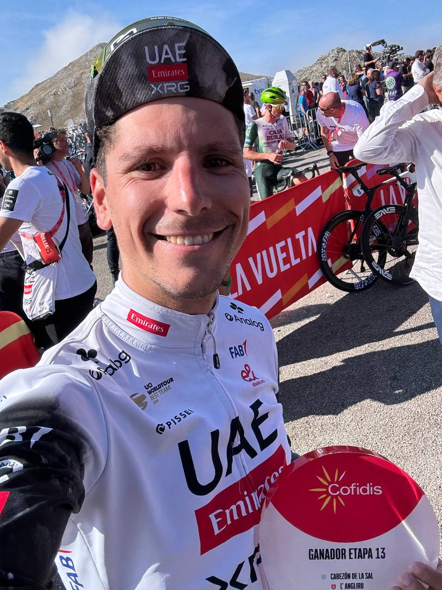 lavuelta's tweet image. 🤳 JOÃO 😍    #LaVuelta25