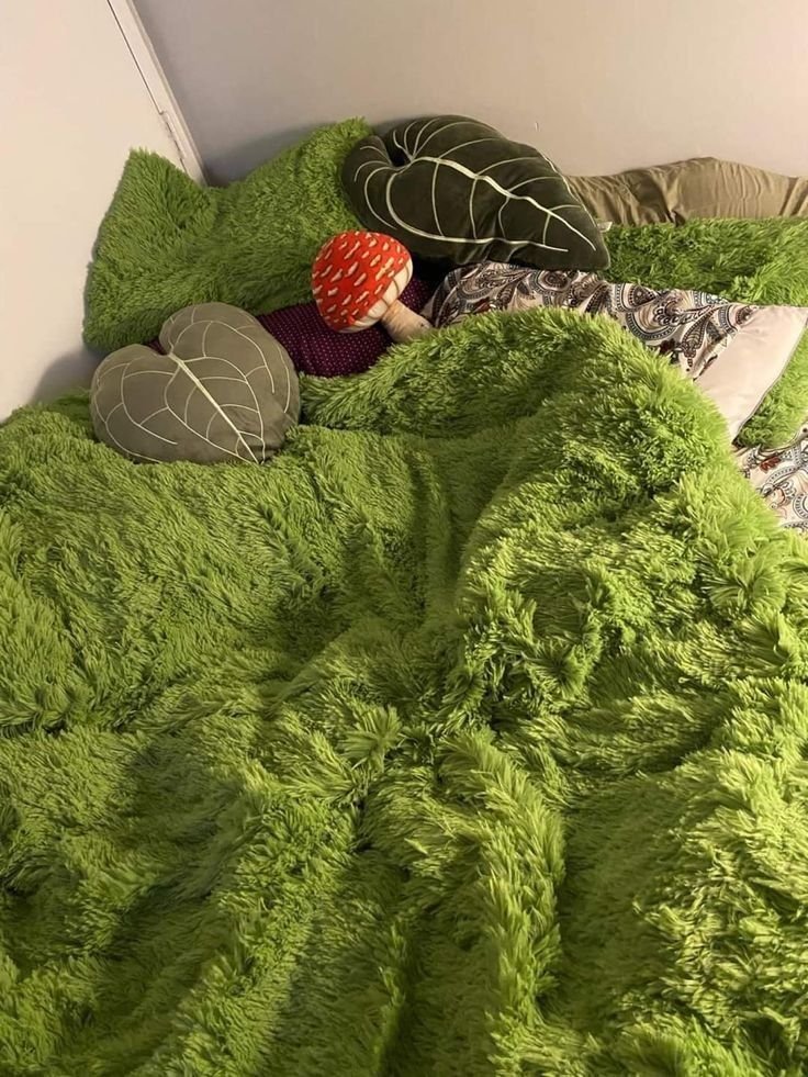 lavieestbelIe's tweet image. This moss bed looks so comfy