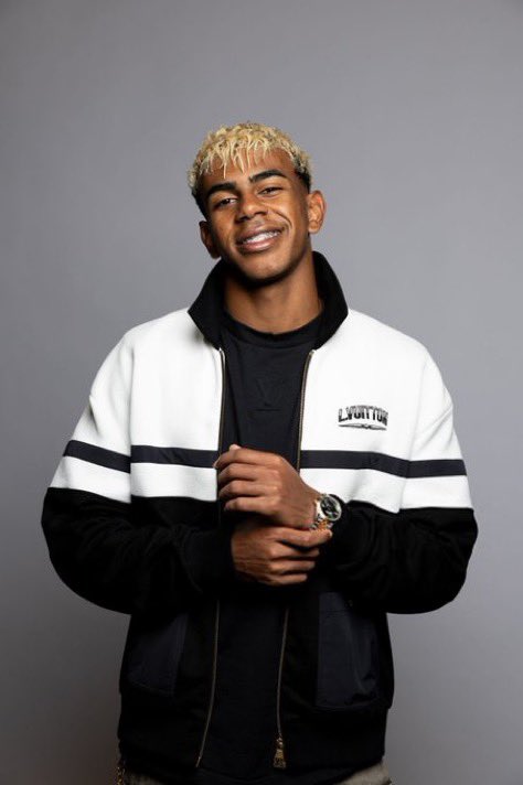 حقيقة كروية:
أداء لامين يامال الموسم الماضي 2024/2025 أفضل من كل أداءات كريستيانو رونالدو وليونيل ميسي ونيمار جونيور ومارادونا في تاريخهم.