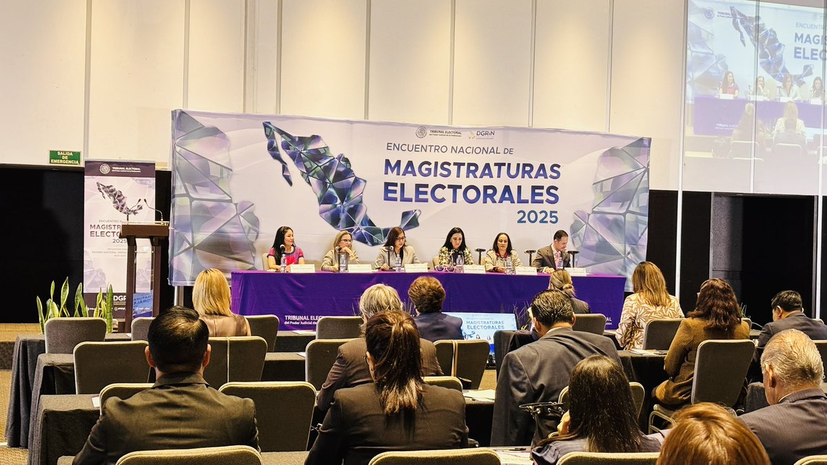 🇲🇽 Encuentro Nacional de Magistraturas electorales 2025.Mesa 5. Geografía Electoral y acceso a medios de comunicación en la elección judicial: un balance. <a href="/KarlaVeronicaf/">Karla V. Felix Neira</a> <a href="/AlmaRBahena1/">Alma R Bahena</a> <a href="/MagdoRGutierrez/">RICARDO GUTIERREZ</a> <a href="/OswaldLaraB/">Oswald Lara Borges</a> Nereida Ávalos Vázquez <a href="/TEPJF_TOL/">Sala Toluca</a> <a href="/TEEOax/">Tribunal Electoral del Estado de Oaxaca</a> #viernes
