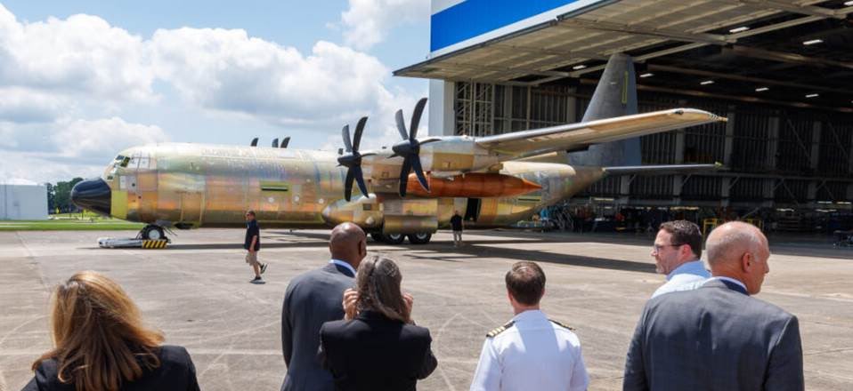 Le futur E-130J Phoenix II sort d’usine, avianews.ch/post/le-futur-…