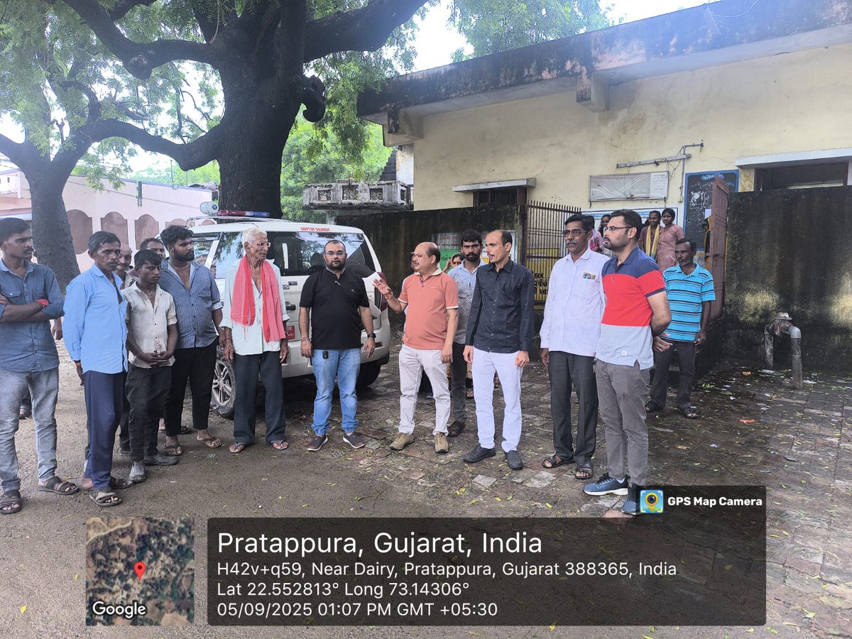 આજરોજ પ્રતાપપુરા ગામે ગ્રામજનો સરપંચ શ્રી તથા તલાટી કમ મંત્રીશ્રી સાથે તાલુકા વિકાસ અધિકારી શ્રી સહિત મુલાકાત કરી અને વધતા જતા નદીના સ્તરના કારણે સાવચેતીના પગલાં લેવા સૂચવ્યું
<a href="/revenuegujarat/">Revenue Dep. Gujarat</a> 
<a href="/CollectorAnd/">Collector and DM Anand</a> 
<a href="/ero_anand53446/">SDM Anand</a> 
<a href="/ddoanand/">DDOANAND</a> 
<a href="/DsoAnand/">dso anand</a>