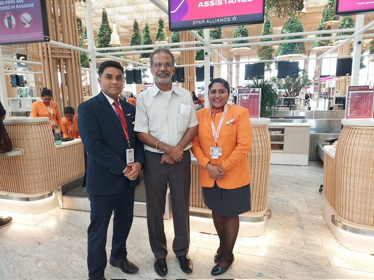 ShyamGreets's tweet photo. I, a loyal #frequent flyer @airindia found #smiling #helpinghand in @JRSravani9010 &amp;   
Duty manager Mr Velan to help me out by #checkin a 1 kg extra (due to essentials like BP machine &amp; folding umbrella #SeniorCitizens handbag). Love u 🙏 #author https://t.co/bXrFNKWCvO