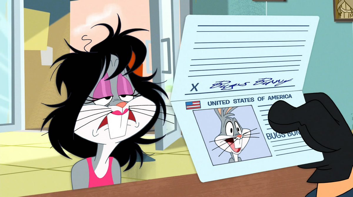 я на 4 курсе захожу в корпус универа и показываю студак где фотография меня на первом