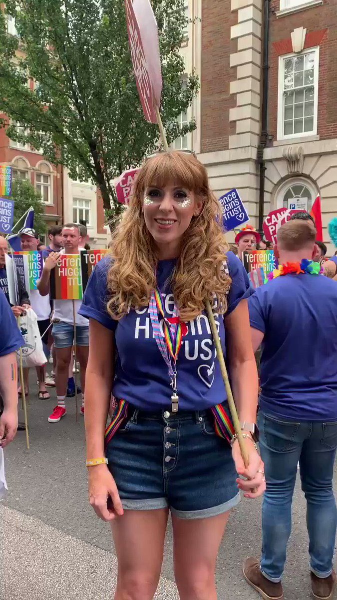 steph4niie_'s tweet image. Thanks for everything Angela Rayner, you literal DIVA ❤️