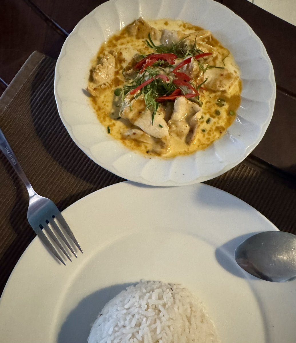 vogtonline's tweet photo. #panangcurry #พะเนงไก่ #thaifood #thaifoodlover https://t.co/XNnwUjKk94