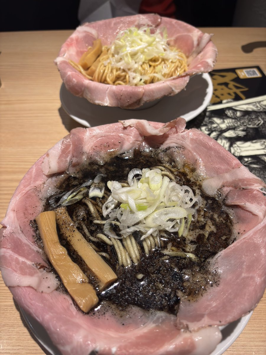 OY0iBF0nLZCfnSj's tweet photo. 息子とCBXに会いにNGUさんに行ってきた!とりあえずフレーム修正とフロントフォークOH、タイヤ交換、油温計取り付けなど、、、、納車は10月かなぁ。シランケド。帰りにラーメン大戦争行ってみた!意外とあっさりやわ🫣
#nguauto
#CBX400 https://t.co/oaR51F8T8U