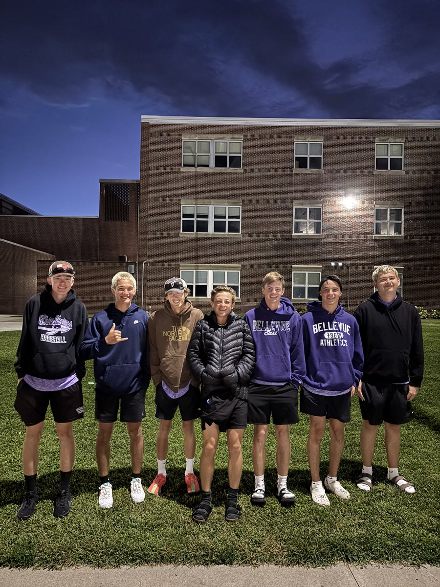 Road trip time 🚌💨🎾

Today: Columbus Invite
Tomorrow: Kearney Invite

Let’s go!