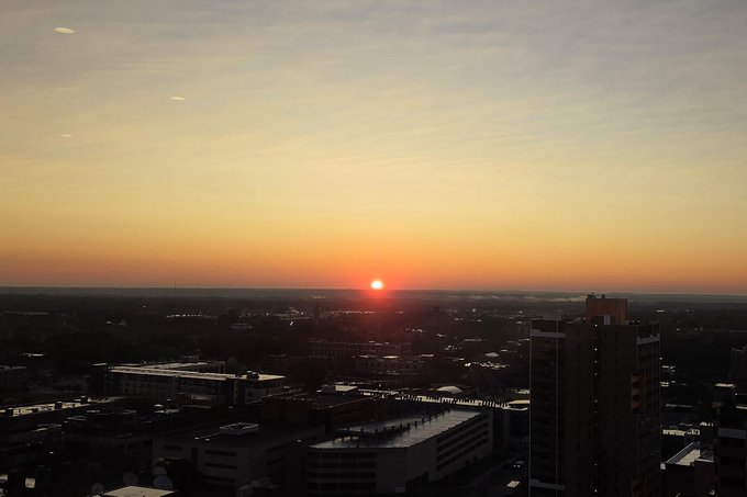 BarryVee's tweet photo. My friends, laugh as much as you breathe &amp; #love as long as you live. #God bless you. @wxbywilliams @wnywxguy @joey_frascati @stenec @kathjf50 @RobynGrammatico @RareCat @slicknick52 @Sondramcf @mhennessy5 @lm4805 @mhennessy5 @herritt_sandra #ROC https://t.co/O0KnIxL8aD