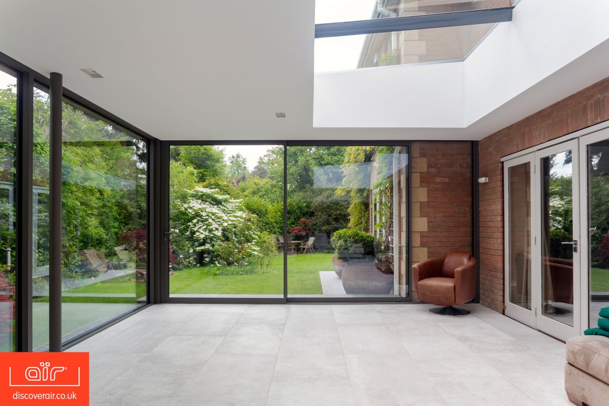 Installers are winning premium projects with Everglade Windows with its aïr 400SS Minimal Frame Sliding Door -  proinstaller.co.uk/2025/09/05/ins…