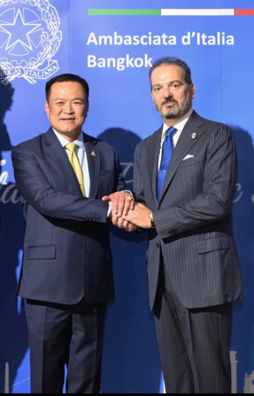 Congratulazioni e auguri di buon lavoro al nuovo Primo Ministro, Anutin Charnvirakul
🇮🇹🤝🇹🇭

Congratulations and best wishes to the new Prime Minister, Anutin Charnvirakul
🇮🇹🤝🇹🇭