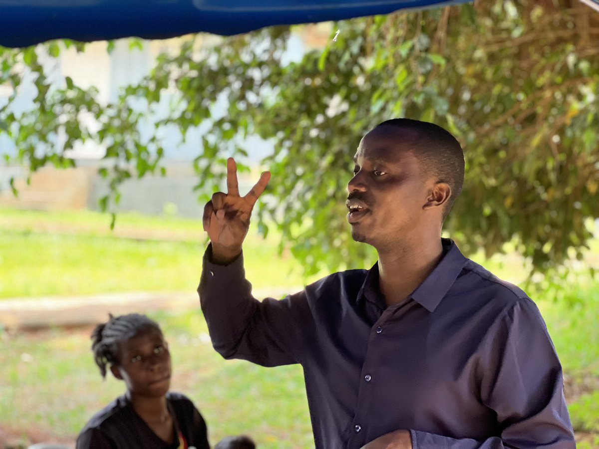 Reachoutmbuya's tweet photo. As the pitching goes on, @SilasMasari , the #MCCProject lead, highlights the importance of sleeping under mosquito nets. He also urges husbands to accompany their wives 2 hospitals, as some sessions require both partners & ensure husbands provide support throughout the journey. https://t.co/KNwW9Afw1l