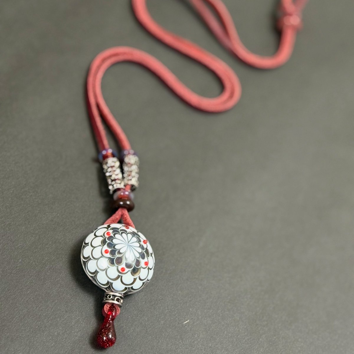 ウロコ花 〜蛇 Jya〜

glass accessory押野

9/6(土)
東京ハンドメイドマルシェ2025秋
東京ドームシティ プリズムホール
10:00〜17:00
ブース:F21

#東京ハンドメイドマルシェ #ウロコ花 #蛇 
#白蛇 #ボロシリケイト #ガラス #今年は巳年 #あと4ヶ月だけどね