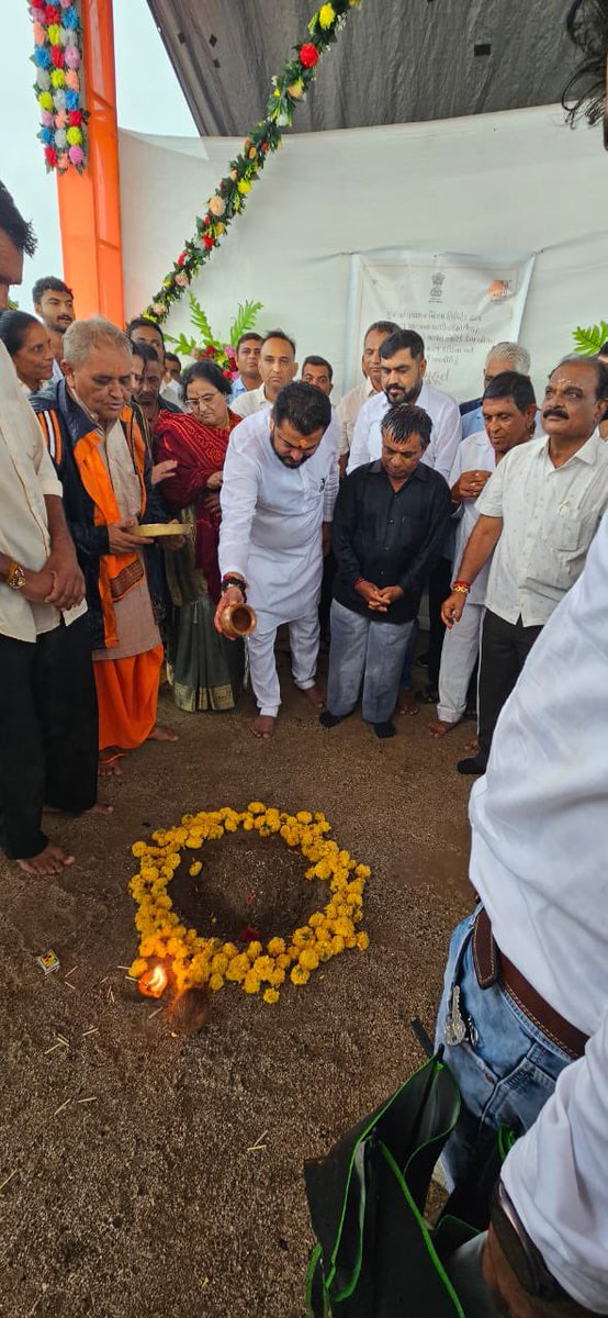 rajeshchudasma's tweet image. આજરોજ જૂનાગઢ જિલ્લાના માળીયા હાટીના તાલુકાનાં ચોરવાડ ખાતે આવેલ હોલિડે કેમ્પ બીચને અંદાજીત રૂપિયા ૪.૮૧ કરોડના ખર્ચે વિકસાવવાની કામગીરીનું ખાતમુહૂર્ત કર્યું.