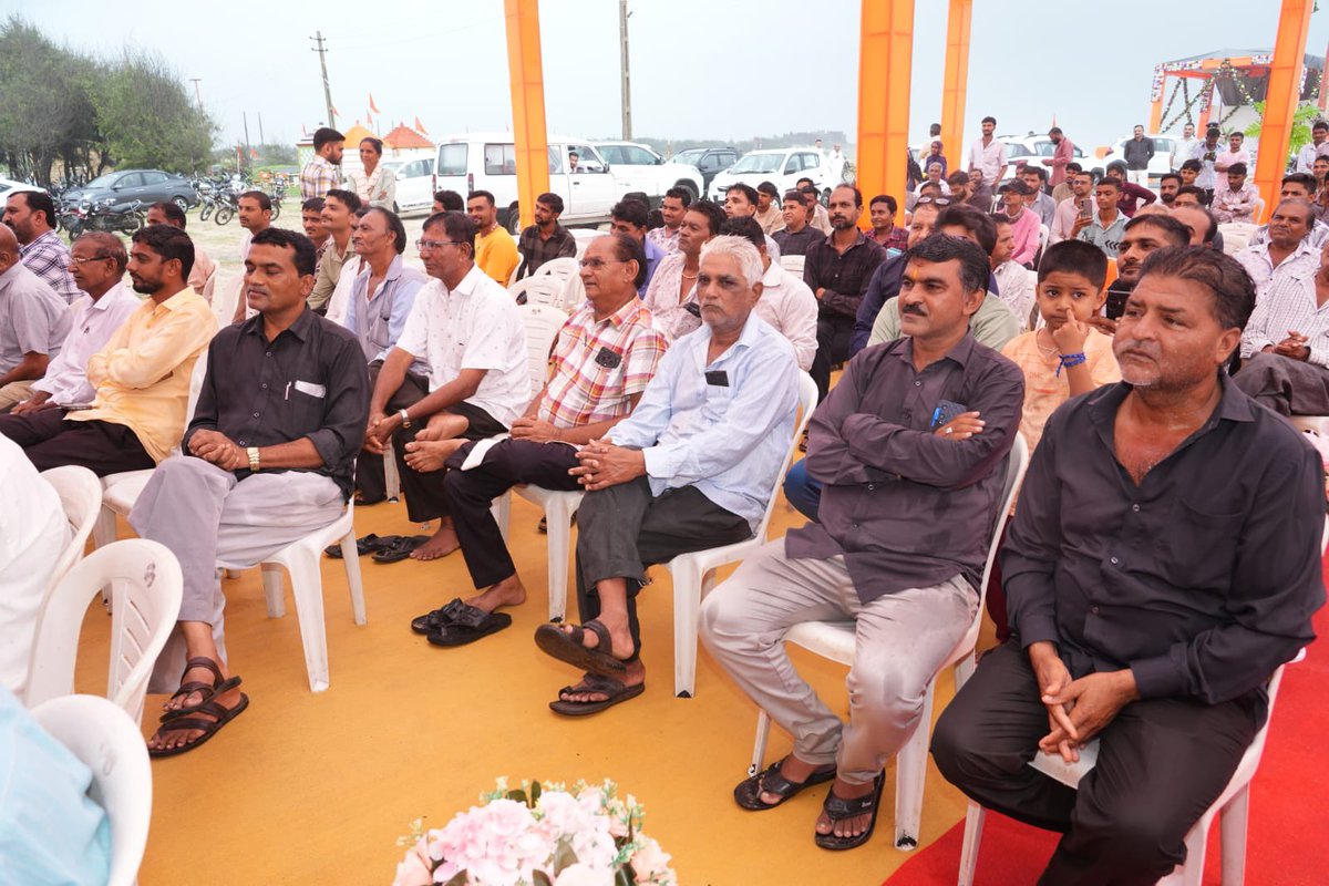 rajeshchudasma's tweet image. આજરોજ જૂનાગઢ જિલ્લાના માળીયા હાટીના તાલુકાનાં ચોરવાડ ખાતે આવેલ હોલિડે કેમ્પ બીચને અંદાજીત રૂપિયા ૪.૮૧ કરોડના ખર્ચે વિકસાવવાની કામગીરીનું ખાતમુહૂર્ત કર્યું.