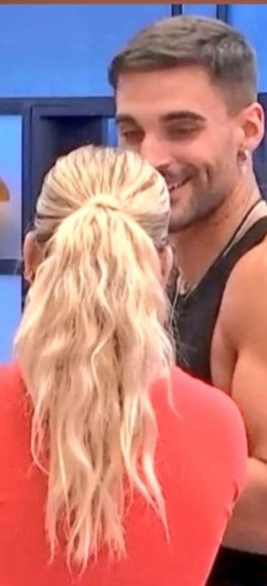 Sentimos nostalgia nosotros de lo que vivimos Con ellos  la emoción de ellos estará hoy a flor de piel. Una y mil veces les elegiría a ellos a los DOS . Muchas  GRACIAS  #Eddy y #Violeta  por tanto!!   #Violedi5S