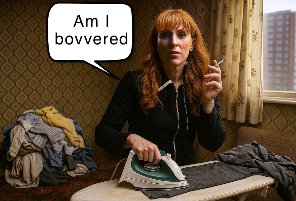 StrangeReg1's tweet photo. #angelarayner https://t.co/0qZnTj9Ui2