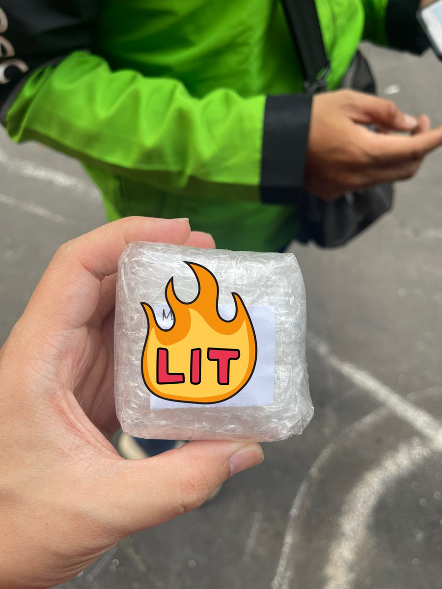 Poppers Jakarta tweet media