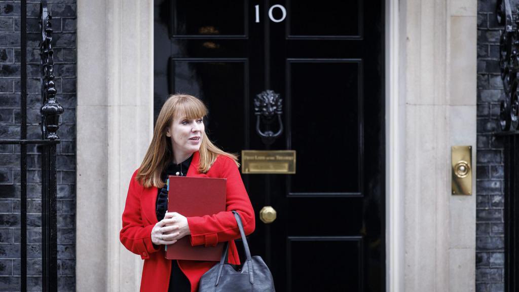 Angela Rayner resigns from labour over failure to pay enough tax on flat. 

HOWEVER, does anyone actually care about that? I think people are more annoyed at the fact that she’s able to buy an £800,000 property and have multiple of them. 

British ppl hate wealth! It’s ingrained!
