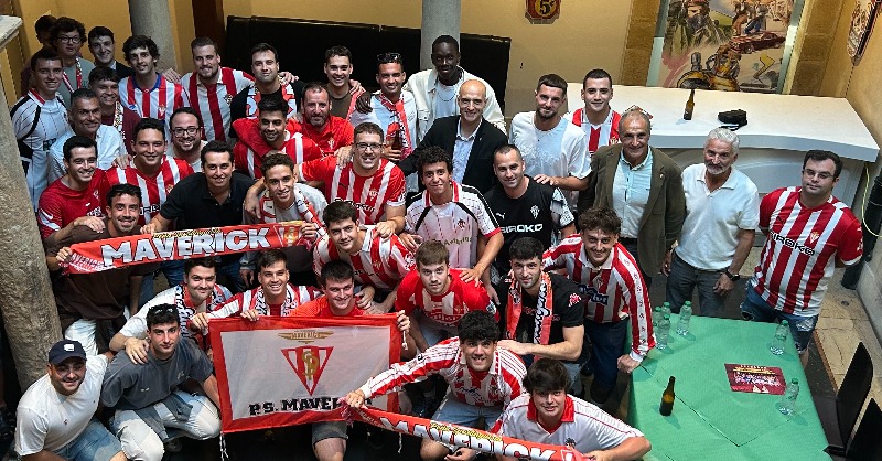 RealSporting's tweet photo. 🔛 Inauguración de la Peña @MaverickRSG 🔴⚪. 

📍 Cimadevilla (Gijón).

#RealSporting