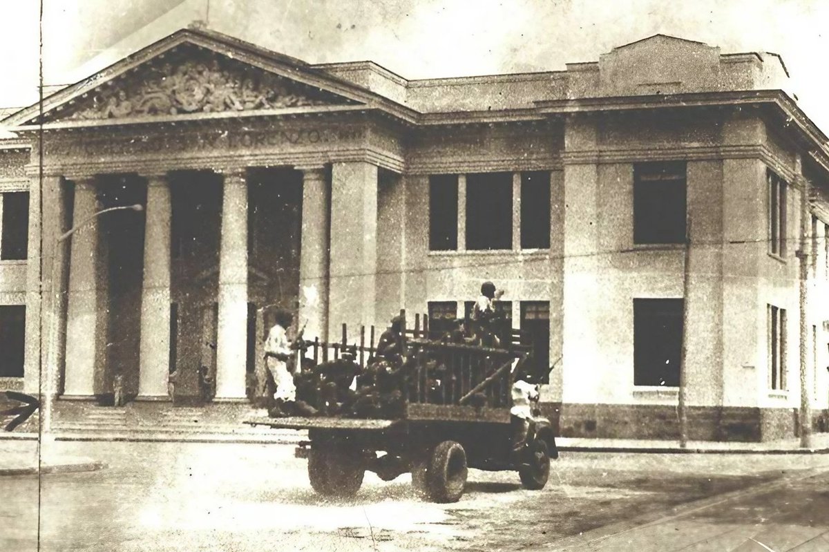 IlsyCabrera's tweet photo. Se cumplen 68 años del levantamiento popular armado del 5 de septiembre de 1957 en #Cienfuegos y lo  ocurrido después reafirmaron la posición revolucionaria y la estirpe de  los hombres y mujeres que protagonizaron aquella heroica acción. #CubaViveEnSuHistoria #PalmaSoriano https://t.co/T6kY7xrpU5