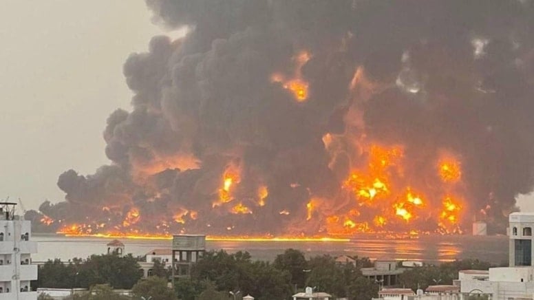 Sünni kesim çogu İran'a düşman,Hizbullah'a düşman Yemen'e Husilere düşman.Hepsinin ortak özelliği İsrail ile savaşmaları ve bu uğurda birçok liderleride şehit edilmesi.Sünni kesimin ortak özelliği laf  yapıp,  yürüyüşlerle milletin gazını alıp  savaşan Şii leri kâfir görmeleri.