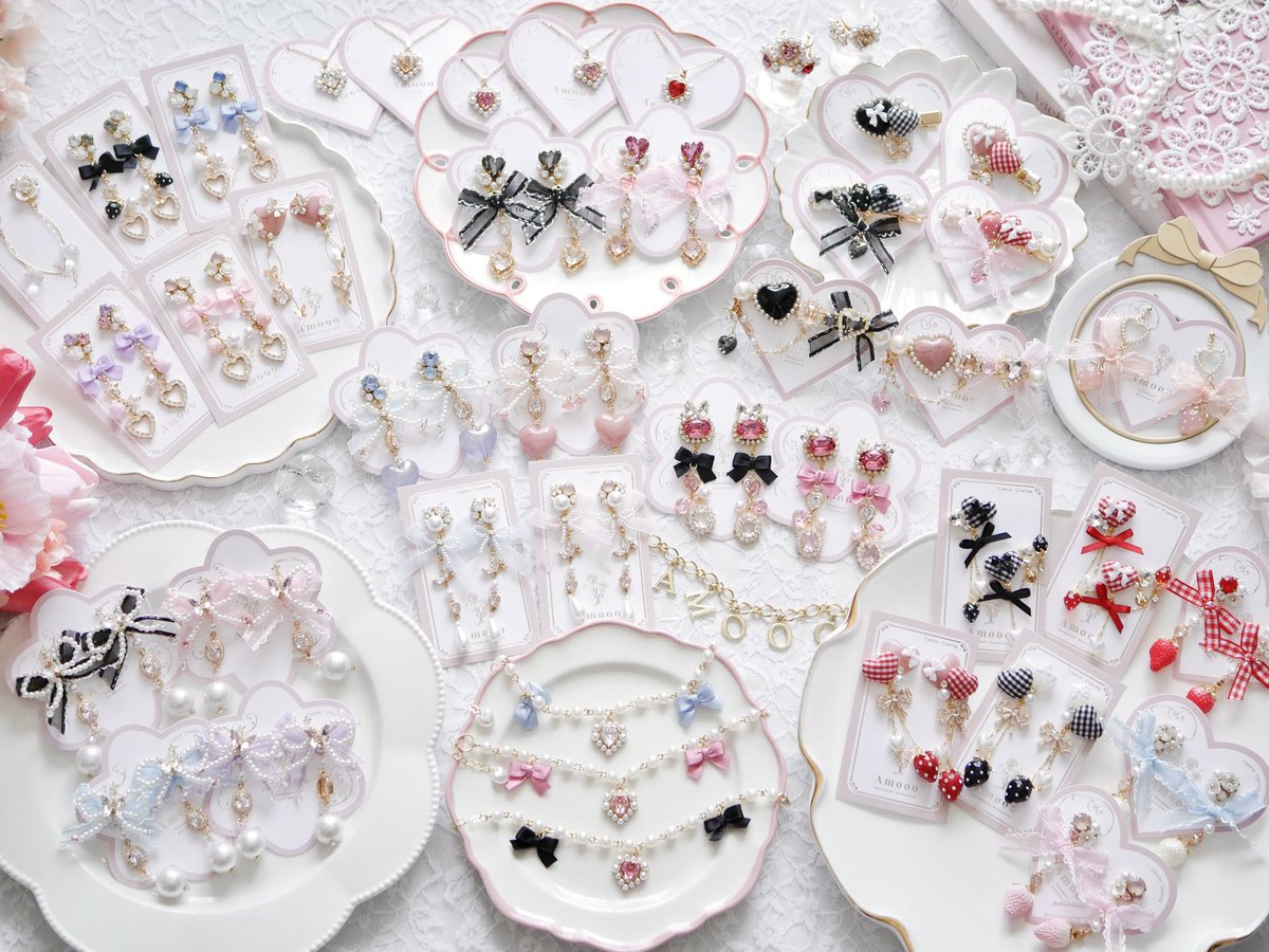 この後21時から新作発売🎀🖤

周年祭ラストイベント🎁
先着20名様にいちごリボンピアス/イヤリングをプレゼントいたします🙌🏻💓

今回から販売形態の変更により
納期が早くなる予定です🚚♥️

ご来店心よりお待ちしております♡