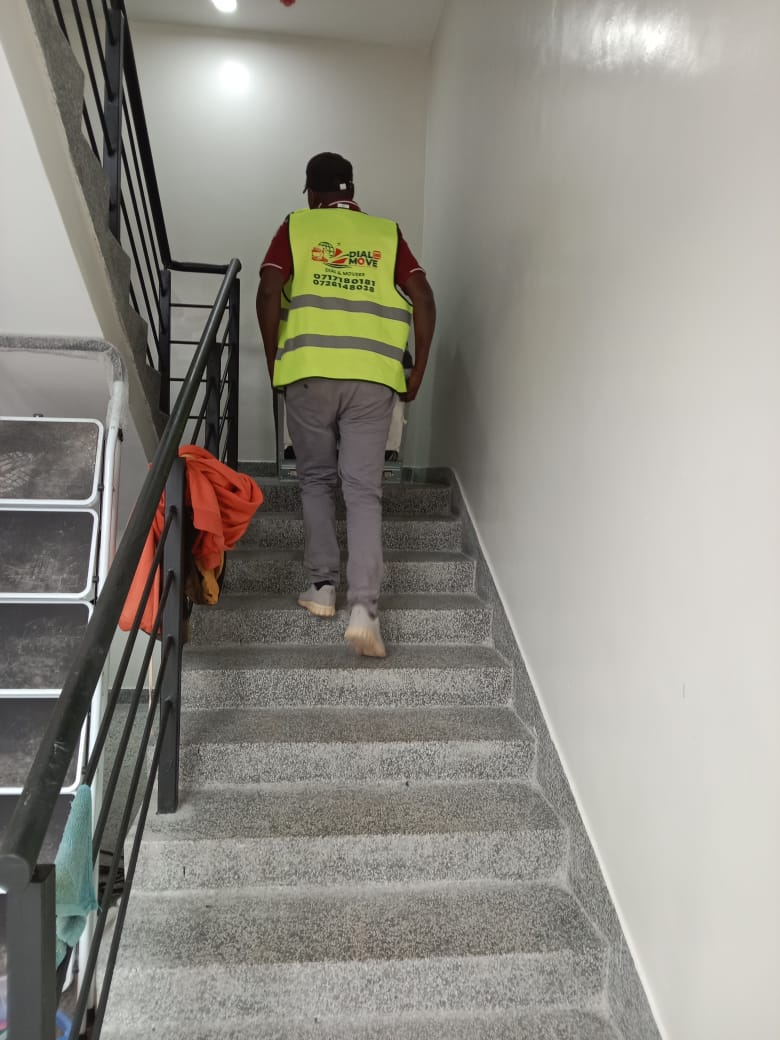 dialamoverEA's tweet image. "Hii ni gani?" The new furniture after your old ones leave. We handle the whole crew. 📞 0726148038 #FurnitureRemoval #OldAndNew #MoveOnUp #NairobiMover