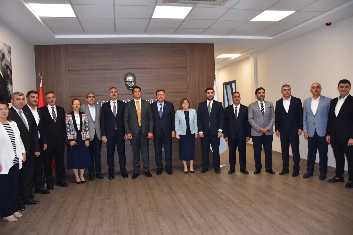 AK Parti Grup Başkan Vekilimiz Sn. <a href="/abdulhamitgul/">Abdulhamit Gül</a>, Milletvekillerimiz, GBB Başkanımız, İl ve İlçe Başkanlarımız ile Şehitkamil Belediye Başkanımız <a href="/umutymz/">Av.Umut YILMAZ</a>’ı ziyaret ettik.

<a href="/deryabakbak27/">Doç. Dr. DERYA BAKBAK 🇹🇷</a> <a href="/irfancelikaslan/">İrfan Çelikaslan</a>
@EyupOzkecec <a href="/mesutbozatli/">Av.Mesut Bozatlı 🇹🇷</a>
<a href="/FatmaSahin/">Fatma Şahin</a> <a href="/fmfedaioglu/">Fatih Muhaddis FEDAİOĞLU</a>
<a href="/avmehmettiryaki/">Av.Mehmet TİRYAKİ</a>