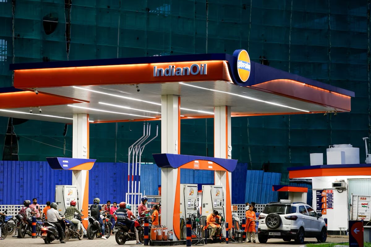 roydadnaft's tweet photo. Top #Indian #refiner #Indian #Oil Corp skipped the purchase of #US. #oil in its latest #tender and instead bought 2 million barrels of #West #African and a million barrels of #Middle_Eastern grade, trade sources said on Friday.
https://t.co/xydnj09fzw https://t.co/Pg95qCO7L5